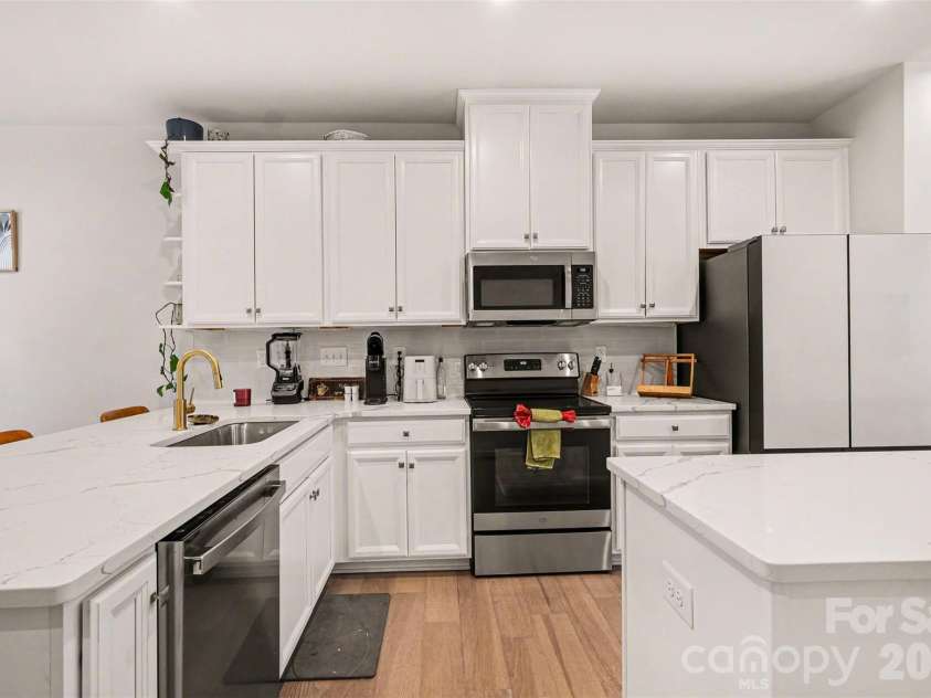 6111 Station Crossing Avenue, Charlotte, NC 28217.  MLS# CAR4364063, YatesRealty ID 17950. 