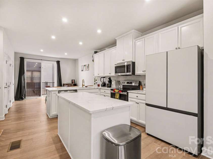 6111 Station Crossing Avenue, Charlotte, NC 28217.  MLS# CAR4364063, YatesRealty ID 17950. 
