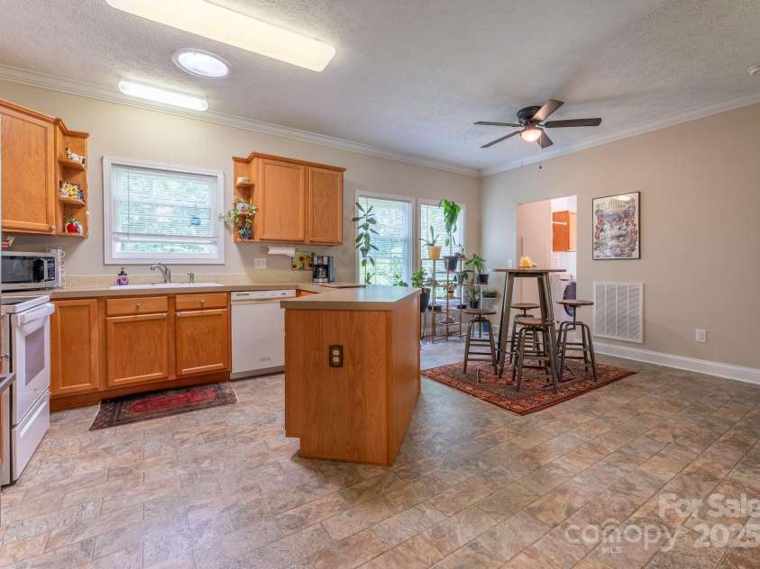 119 Wade Drive, Kings Mountain, NC 28086.  MLS# CAR4265164, YatesRealty ID 17951. 