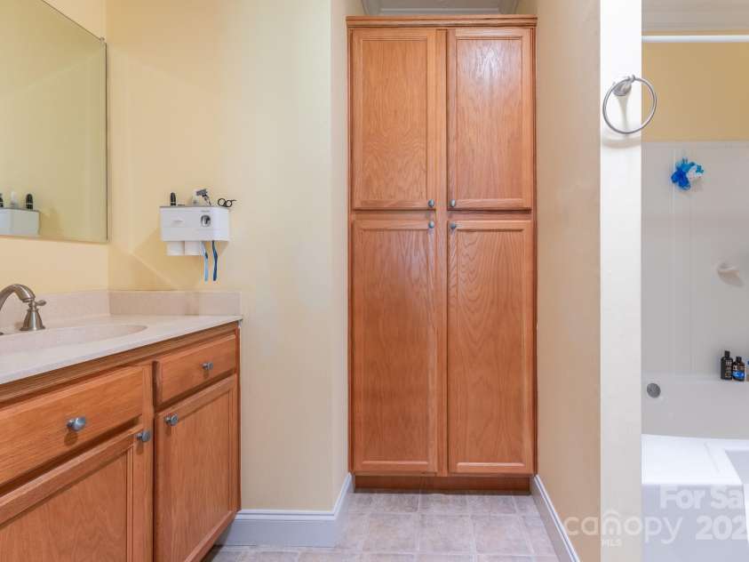 119 Wade Drive, Kings Mountain, NC 28086.  MLS# CAR4265164, YatesRealty ID 17951. 