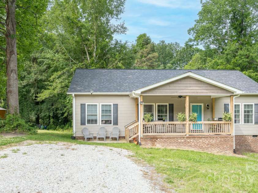 119 Wade Drive, Kings Mountain, NC 28086.  MLS# CAR4265164, YatesRealty ID 17951. 