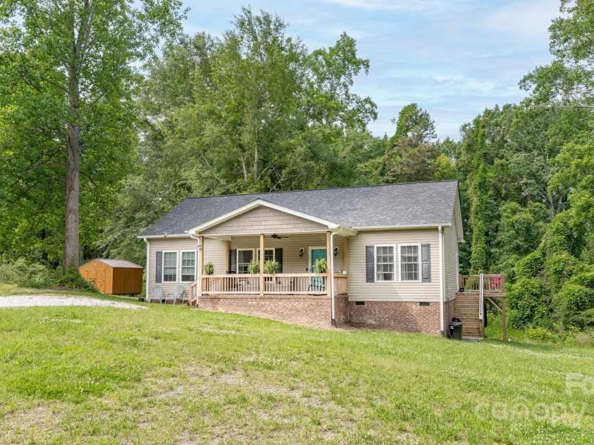 119 Wade Drive, Kings Mountain, NC 28086.  MLS# CAR4265164, YatesRealty ID 17951. 