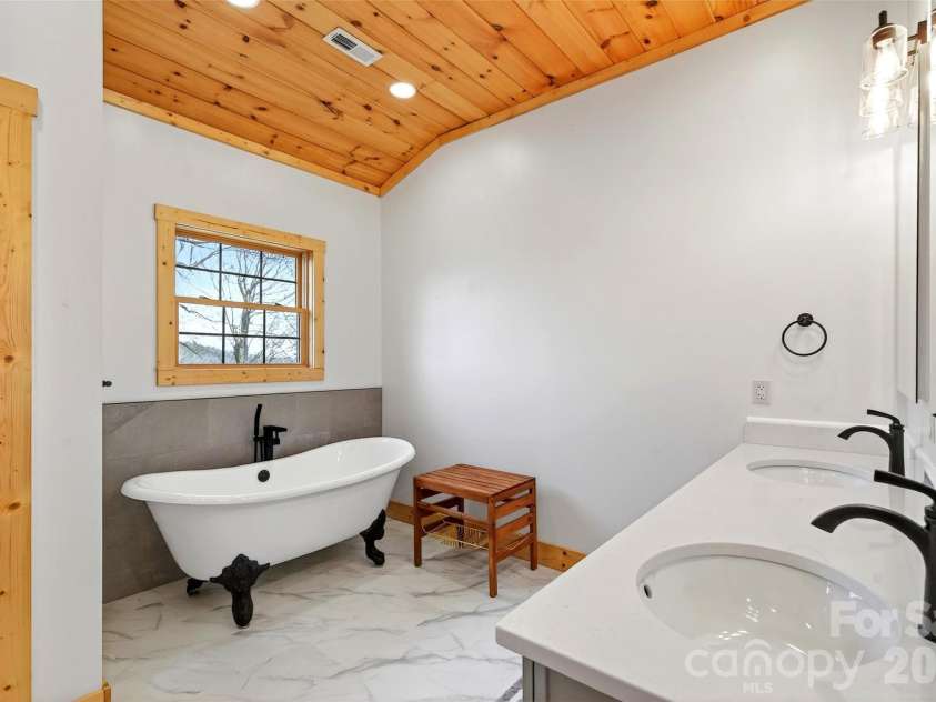 501 Wolf Pen Cliffs Road, Old Fort, NC 28762.  MLS# CAR4365894, YatesRealty ID 17951. 