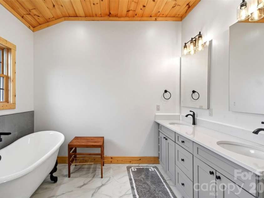 501 Wolf Pen Cliffs Road, Old Fort, NC 28762.  MLS# CAR4365894, YatesRealty ID 17951. 