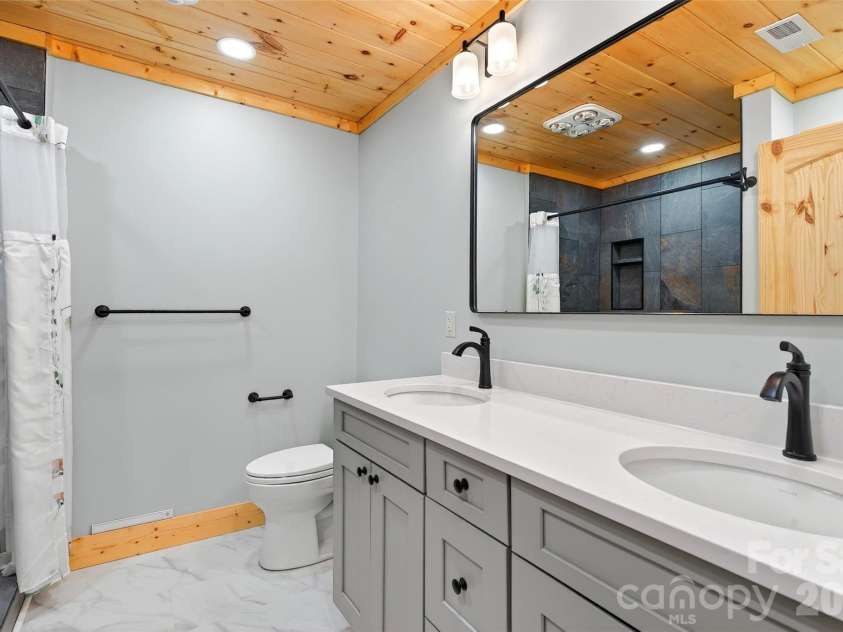 501 Wolf Pen Cliffs Road, Old Fort, NC 28762.  MLS# CAR4365894, YatesRealty ID 17951. 