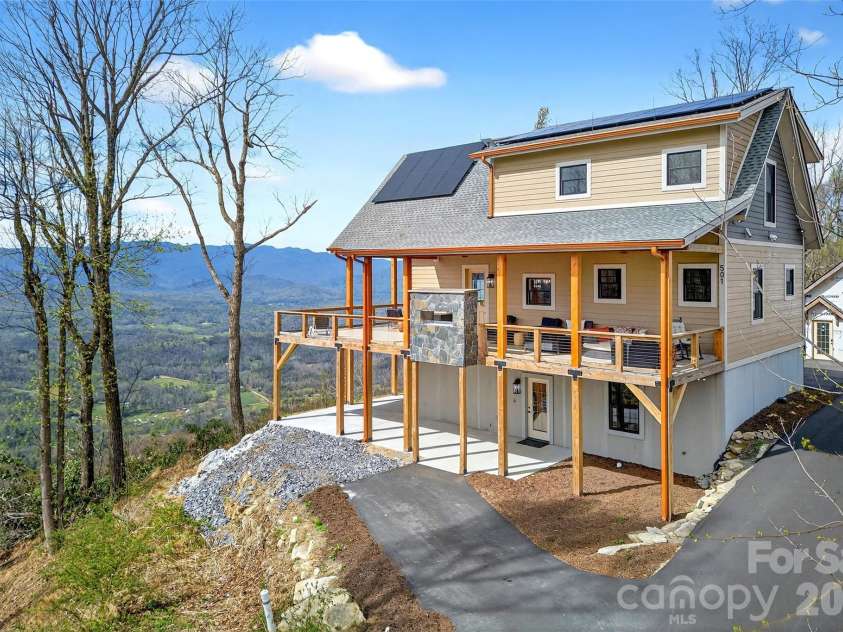 501 Wolf Pen Cliffs Road, Old Fort, NC 28762.  MLS# CAR4365894, YatesRealty ID 17951. 