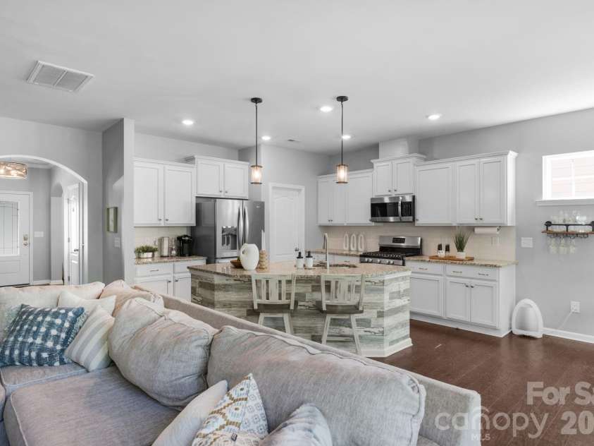 5000 Lily Pond Circle, Waxhaw, NC 28173.  MLS# CAR4369036, YatesRealty ID 17954. 
