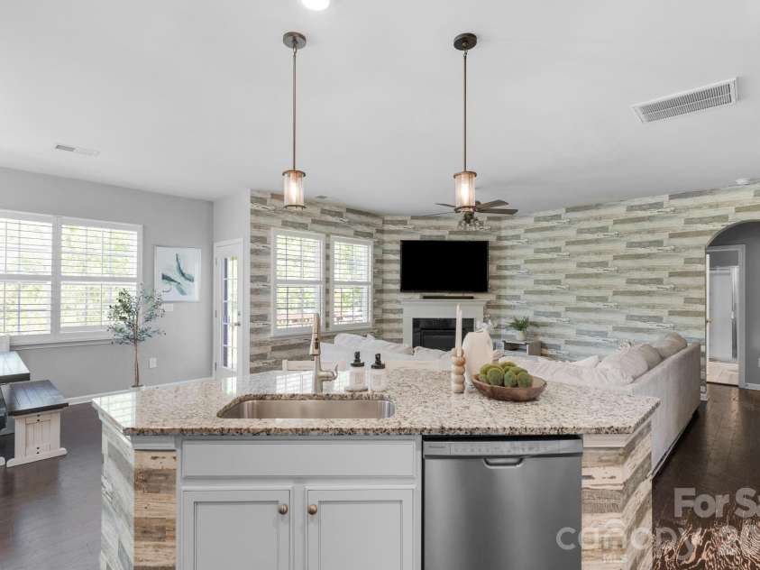 5000 Lily Pond Circle, Waxhaw, NC 28173.  MLS# CAR4369036, YatesRealty ID 17954. 