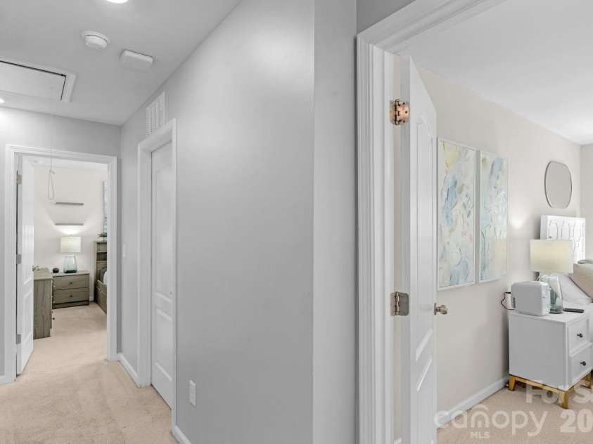 5000 Lily Pond Circle, Waxhaw, NC 28173.  MLS# CAR4369036, YatesRealty ID 17954. Second floor hallway
