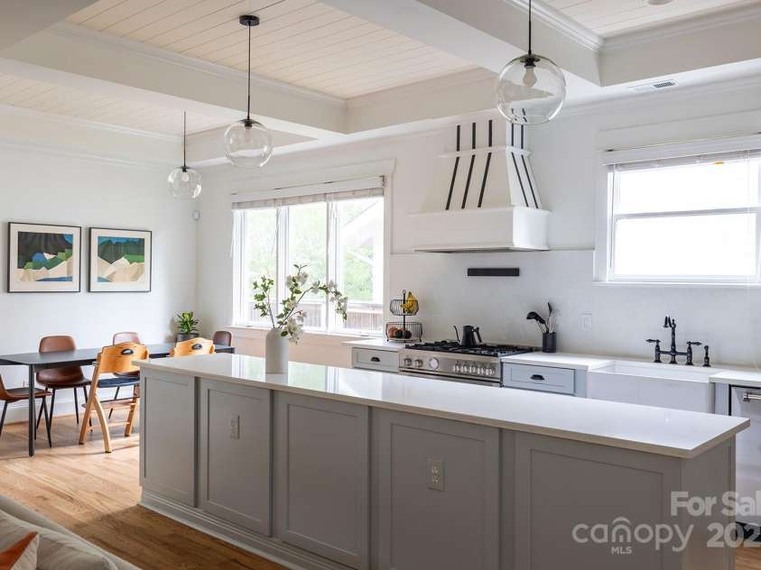 1833 The Plaza, Charlotte, NC 28205.  MLS# CAR4265071, YatesRealty ID 17955. 