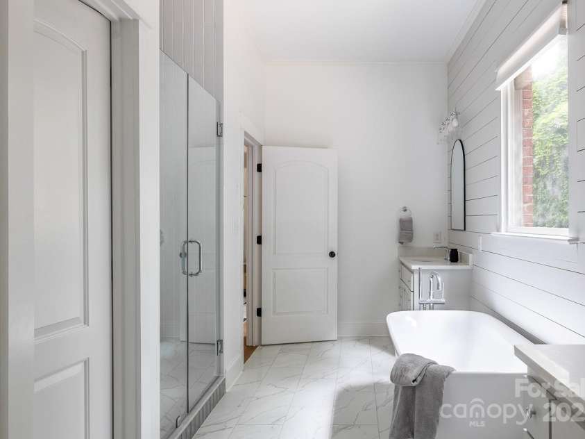 1833 The Plaza, Charlotte, NC 28205.  MLS# CAR4265071, YatesRealty ID 17955. 