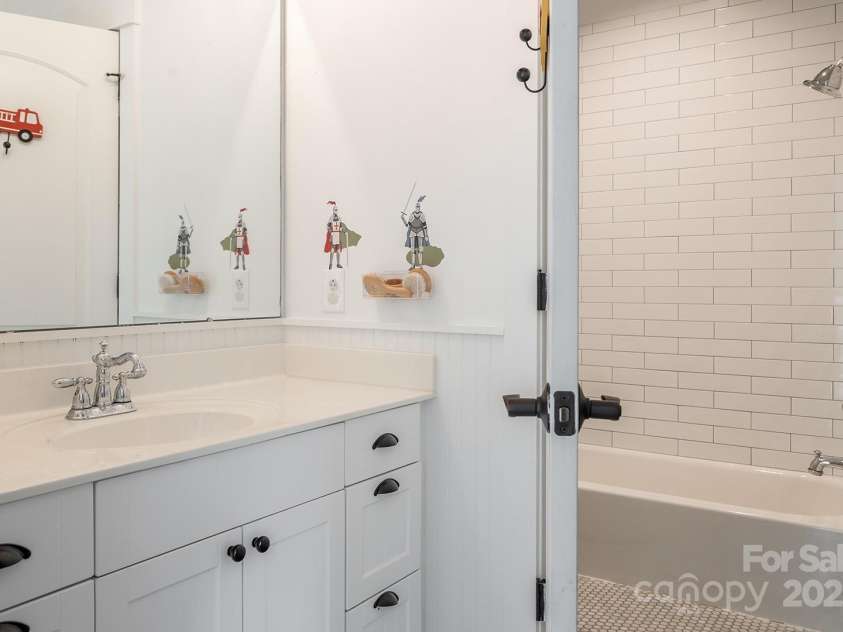 1833 The Plaza, Charlotte, NC 28205.  MLS# CAR4265071, YatesRealty ID 17955. 