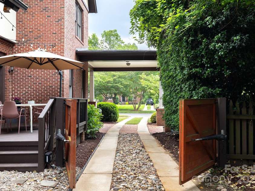 1833 The Plaza, Charlotte, NC 28205.  MLS# CAR4265071, YatesRealty ID 17955. 