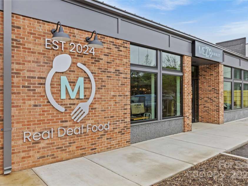 1833 The Plaza, Charlotte, NC 28205.  MLS# CAR4265071, YatesRealty ID 17955. 