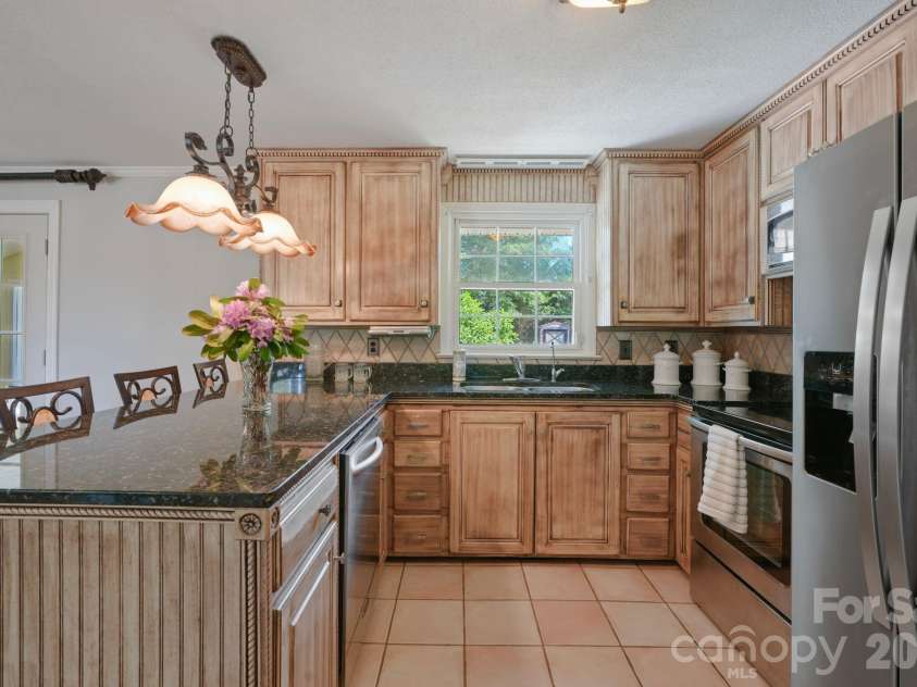 3328 Sulphur Springs Road, Hickory, NC 28601.  MLS# CAR4373155, YatesRealty ID 17955. 