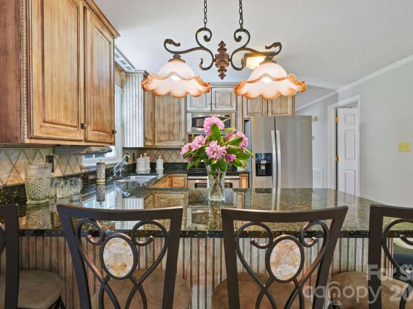 3328 Sulphur Springs Road, Hickory, NC 28601.  MLS# CAR4373155, YatesRealty ID 17955. 