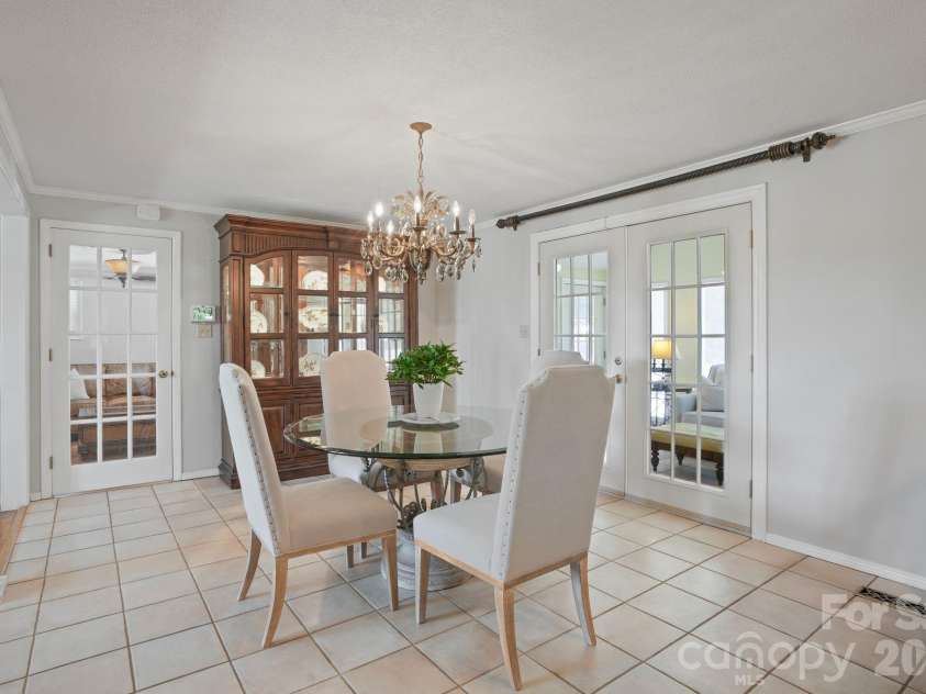 3328 Sulphur Springs Road, Hickory, NC 28601.  MLS# CAR4373155, YatesRealty ID 17955. 