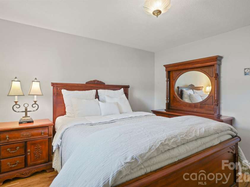 3328 Sulphur Springs Road, Hickory, NC 28601.  MLS# CAR4373155, YatesRealty ID 17955. 
