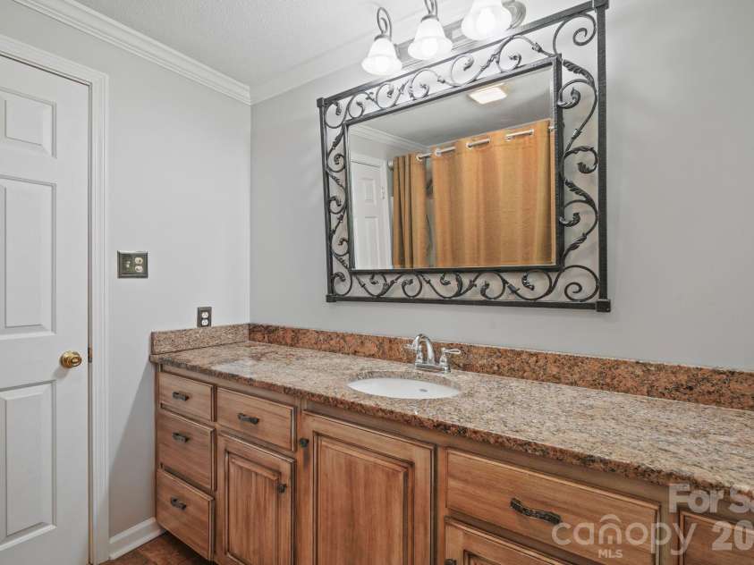 3328 Sulphur Springs Road, Hickory, NC 28601.  MLS# CAR4373155, YatesRealty ID 17955. 