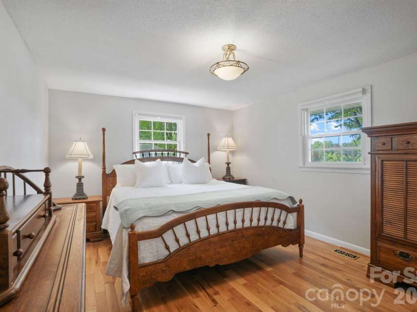 3328 Sulphur Springs Road, Hickory, NC 28601.  MLS# CAR4373155, YatesRealty ID 17955. 