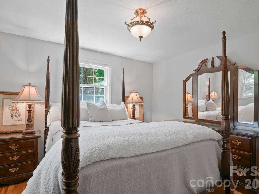 3328 Sulphur Springs Road, Hickory, NC 28601.  MLS# CAR4373155, YatesRealty ID 17955. 