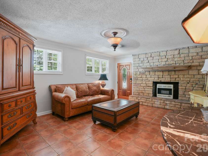 3328 Sulphur Springs Road, Hickory, NC 28601.  MLS# CAR4373155, YatesRealty ID 17955. 