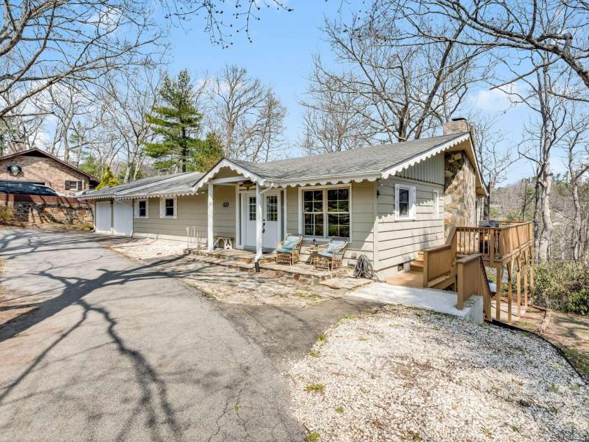 2203 Swiss Pine Lake Drive, Spruce Pine, NC 28777.  MLS# CAR4362111, YatesRealty ID 17956. 