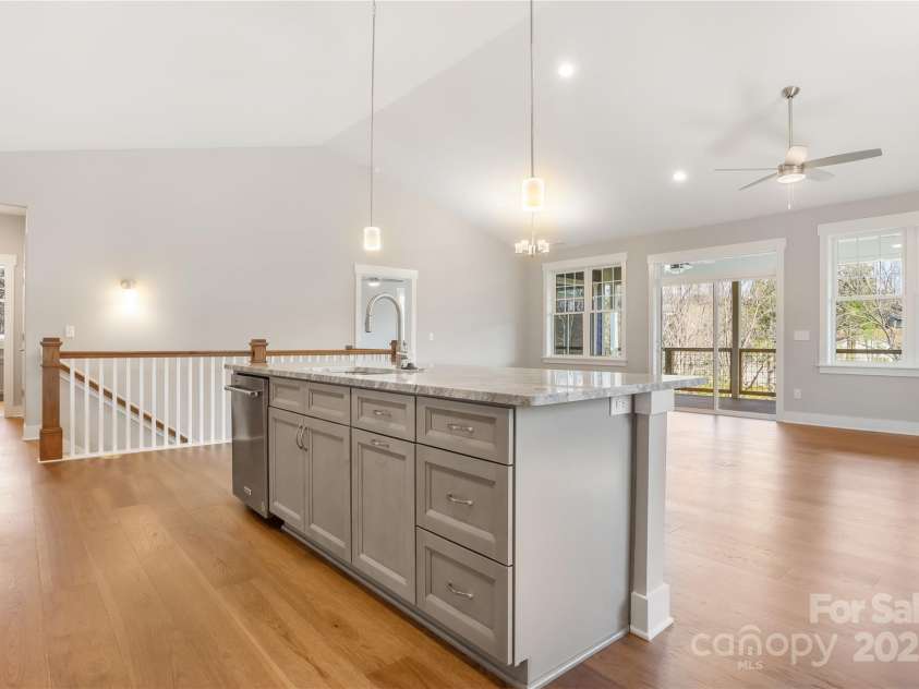 77 Creekside View Drive, Asheville, NC 28804.  MLS# CAR4109113, YatesRealty ID 17957. A lot of natural light filters through the main level