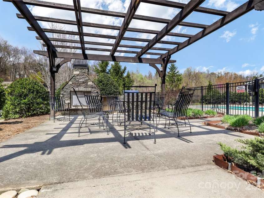 77 Creekside View Drive, Asheville, NC 28804.  MLS# CAR4109113, YatesRealty ID 17957. Clubhouse area