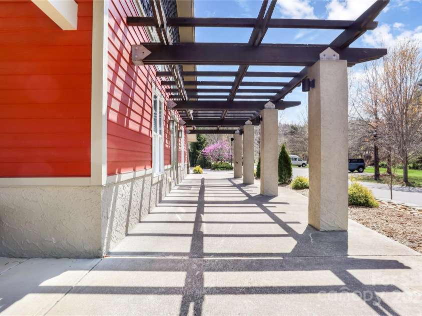 77 Creekside View Drive, Asheville, NC 28804.  MLS# CAR4109113, YatesRealty ID 17957. Clubhouse area