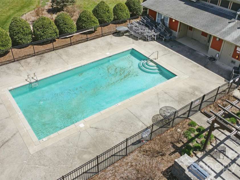 77 Creekside View Drive, Asheville, NC 28804.  MLS# CAR4109113, YatesRealty ID 17957. Community pool