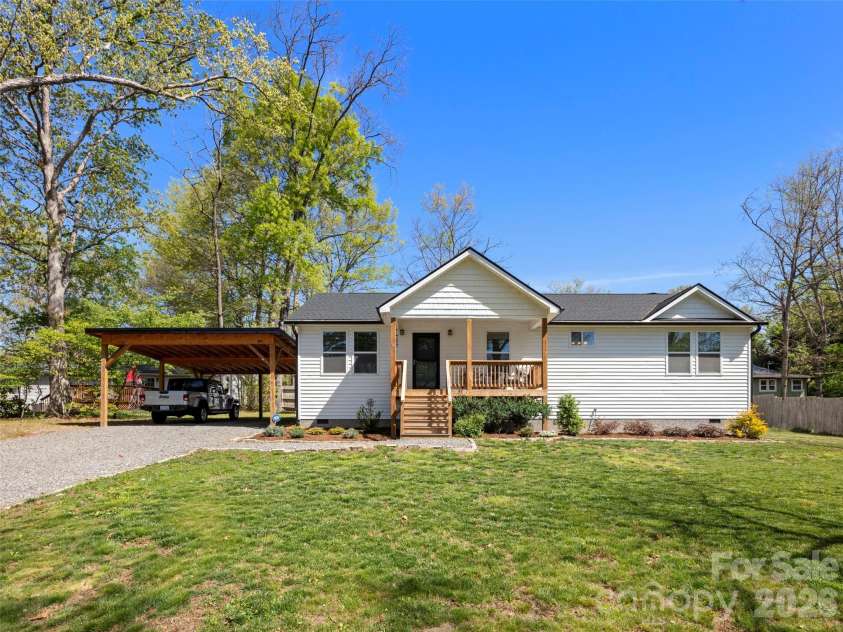 14 Avena Street, Black Mountain, NC 28711.  MLS# CAR4373580, YatesRealty ID 17958. 
