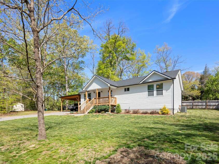 14 Avena Street, Black Mountain, NC 28711.  MLS# CAR4373580, YatesRealty ID 17958. 