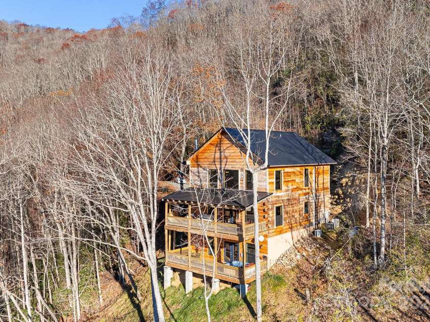 350 Hickory Springs Trail, Bryson City, NC 28713.  MLS# CAR4203007, YatesRealty ID 17958. 