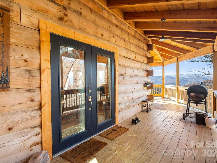 350 Hickory Springs Trail, Bryson City, NC 28713.  MLS# CAR4203007, YatesRealty ID 17958. 