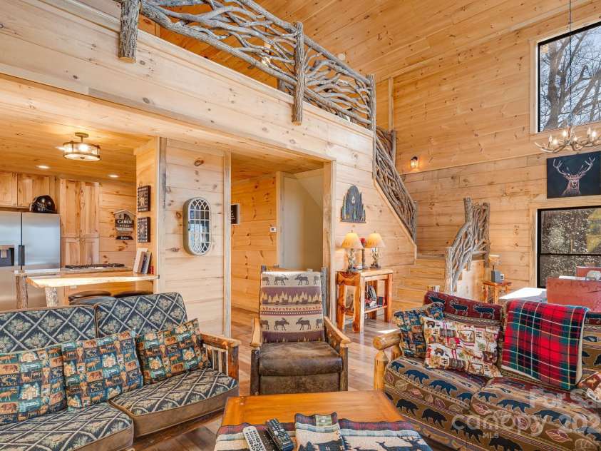 350 Hickory Springs Trail, Bryson City, NC 28713.  MLS# CAR4203007, YatesRealty ID 17958. 