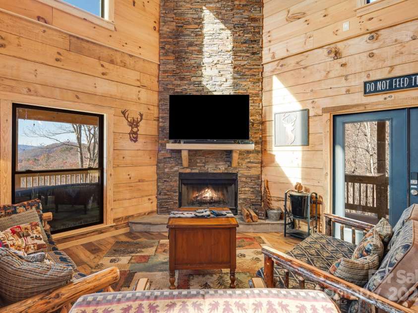 350 Hickory Springs Trail, Bryson City, NC 28713.  MLS# CAR4203007, YatesRealty ID 17958. 