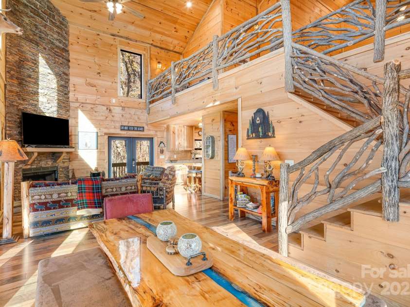 350 Hickory Springs Trail, Bryson City, NC 28713.  MLS# CAR4203007, YatesRealty ID 17958. 