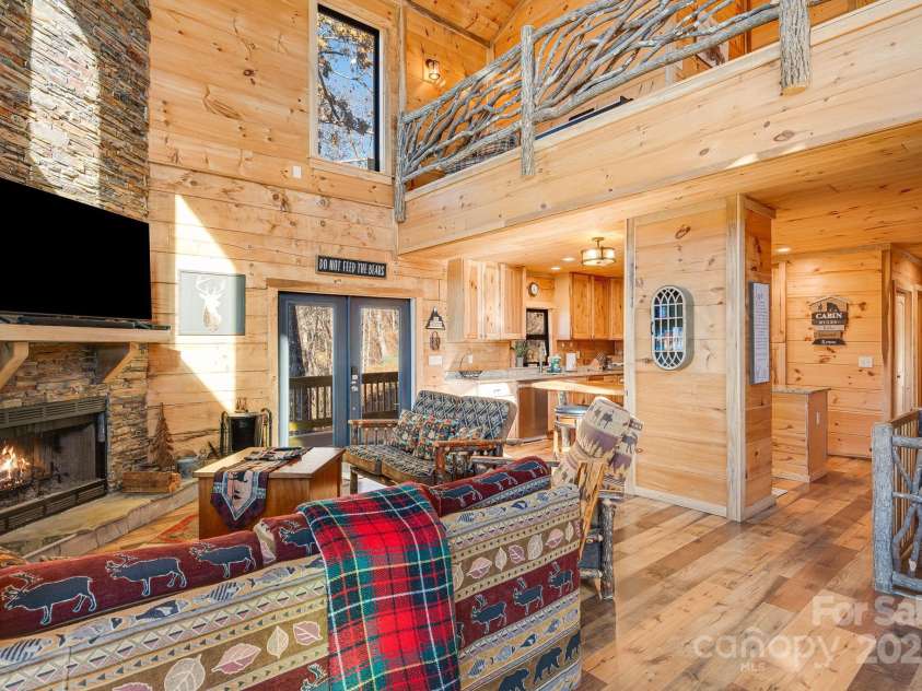 350 Hickory Springs Trail, Bryson City, NC 28713.  MLS# CAR4203007, YatesRealty ID 17958. 