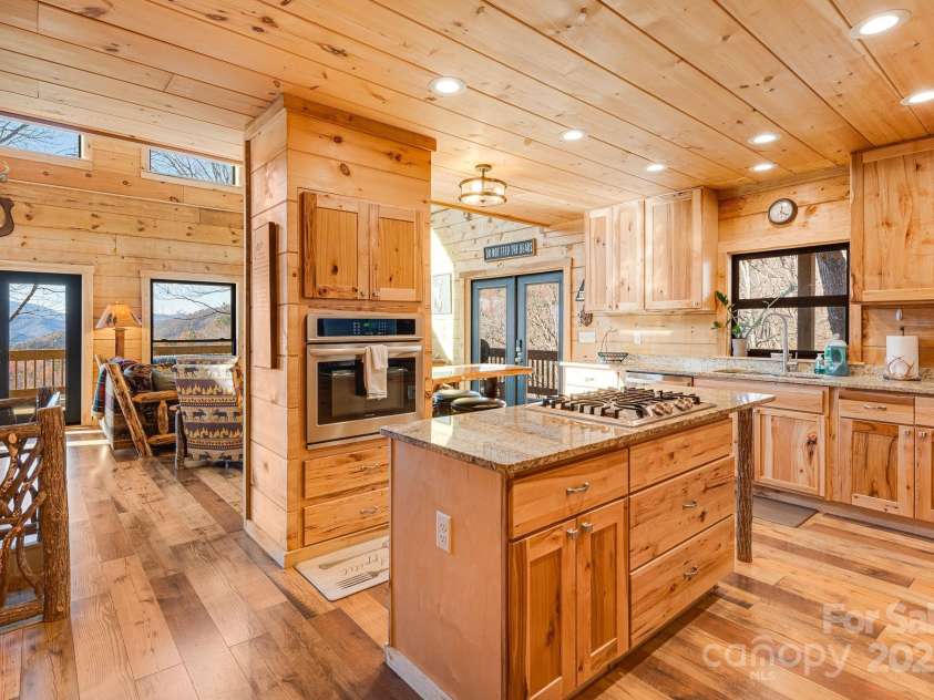 350 Hickory Springs Trail, Bryson City, NC 28713.  MLS# CAR4203007, YatesRealty ID 17958. 