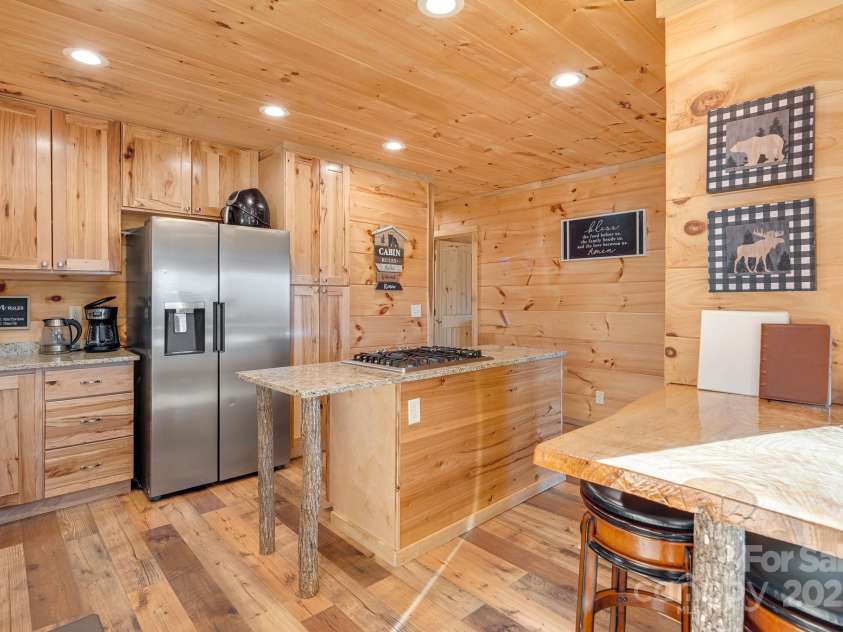 350 Hickory Springs Trail, Bryson City, NC 28713.  MLS# CAR4203007, YatesRealty ID 17958. 