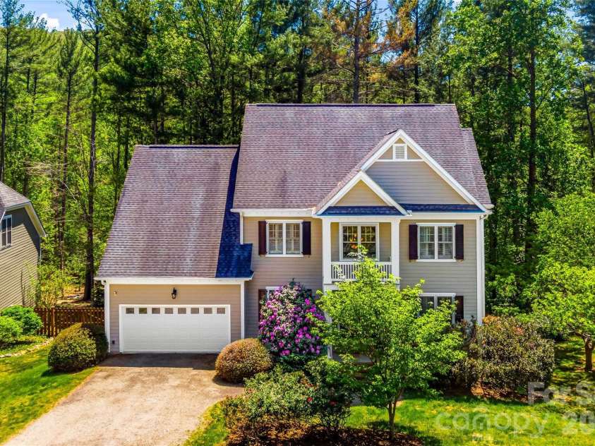 130 Ginger Quill Circle, Biltmore Lake, NC 28715.  MLS# CAR4370512, YatesRealty ID 17959. 