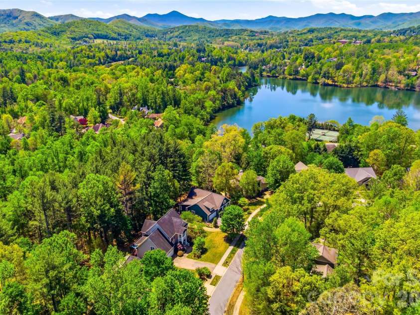 130 Ginger Quill Circle, Biltmore Lake, NC 28715.  MLS# CAR4370512, YatesRealty ID 17959. 