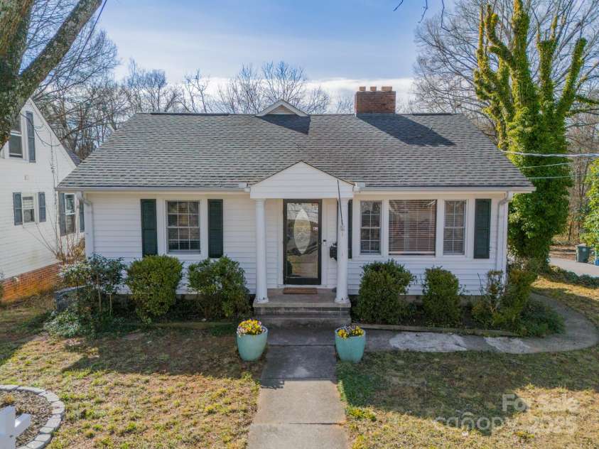 531 Elm Street, Salisbury, NC 28144.  MLS# CAR4218877, YatesRealty ID 17959. 