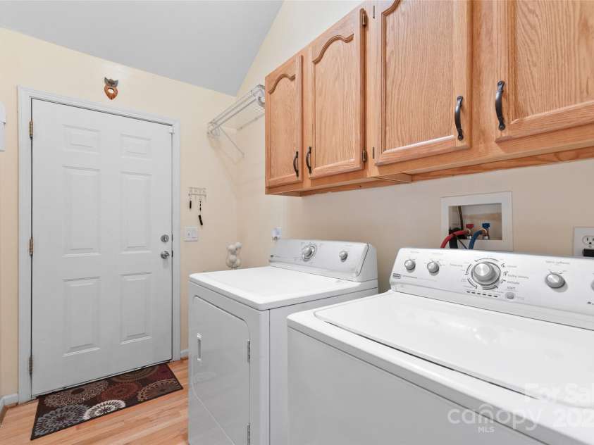 20 Grove Garden Avenue, Candler, NC 28715.  MLS# CAR4261388, YatesRealty ID 17961. 