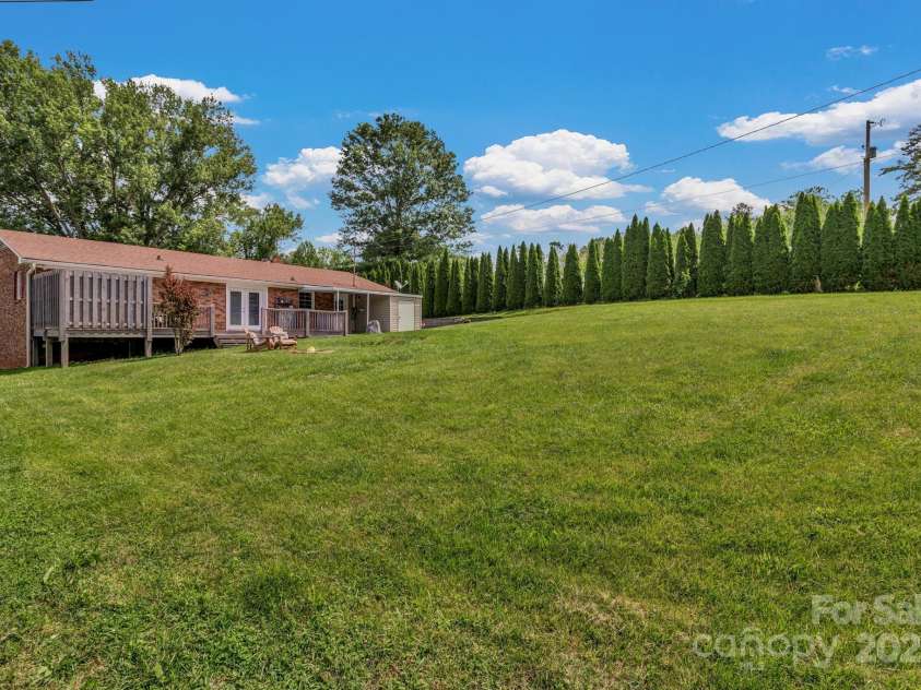 11 Chaz Lane, Candler, NC 28715.  MLS# CAR4258704, YatesRealty ID 17962. 