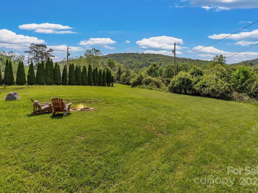 11 Chaz Lane, Candler, NC 28715.  MLS# CAR4258704, YatesRealty ID 17962. 