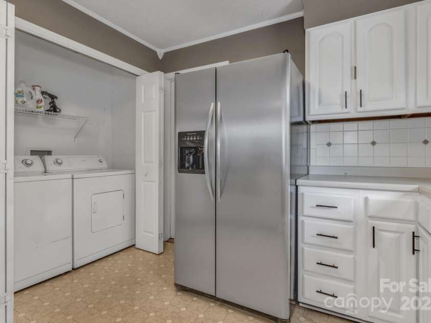 11 Chaz Lane, Candler, NC 28715.  MLS# CAR4258704, YatesRealty ID 17962. 