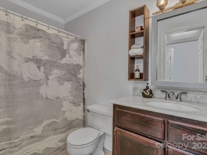 11 Chaz Lane, Candler, NC 28715.  MLS# CAR4258704, YatesRealty ID 17962. 