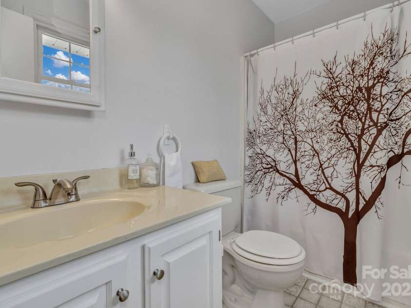 11 Chaz Lane, Candler, NC 28715.  MLS# CAR4258704, YatesRealty ID 17962. 